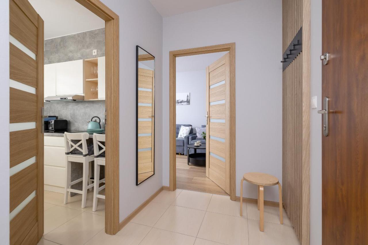 Osiedle Avia Harmonious Apartment With Balcony & Parking Cracow By Renters Prestige Krakow Dış mekan fotoğraf