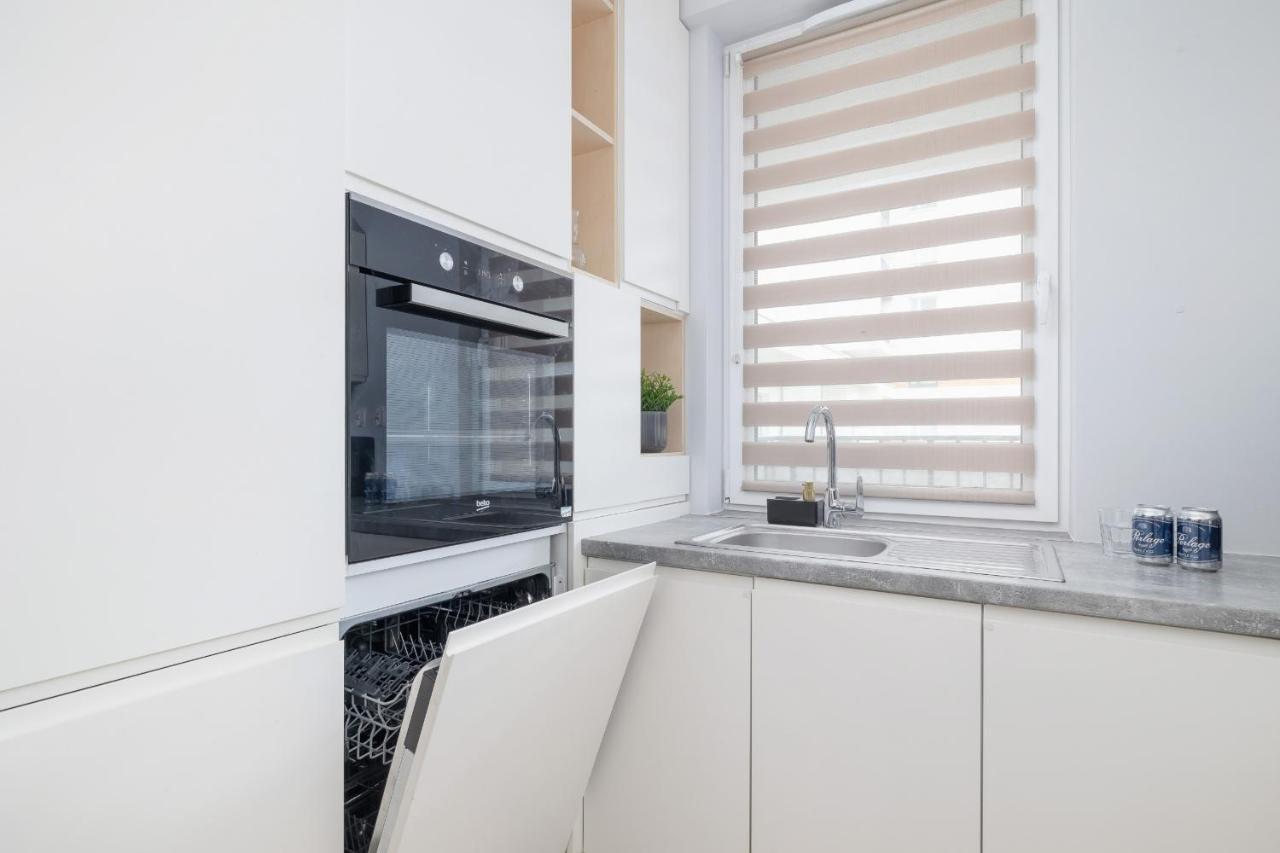Osiedle Avia Harmonious Apartment With Balcony & Parking Cracow By Renters Prestige Krakow Dış mekan fotoğraf