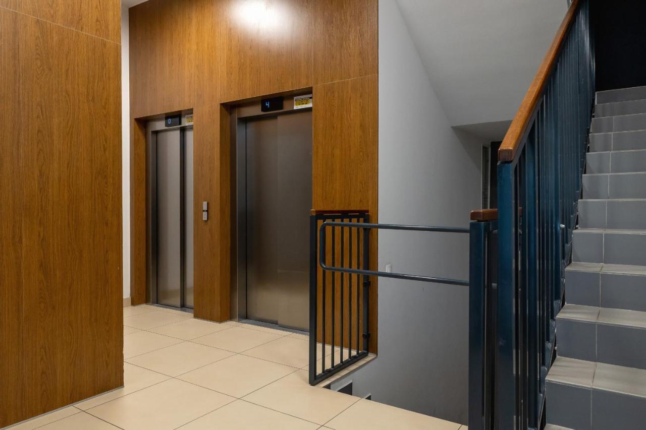 Osiedle Avia Harmonious Apartment With Balcony & Parking Cracow By Renters Prestige Krakow Dış mekan fotoğraf